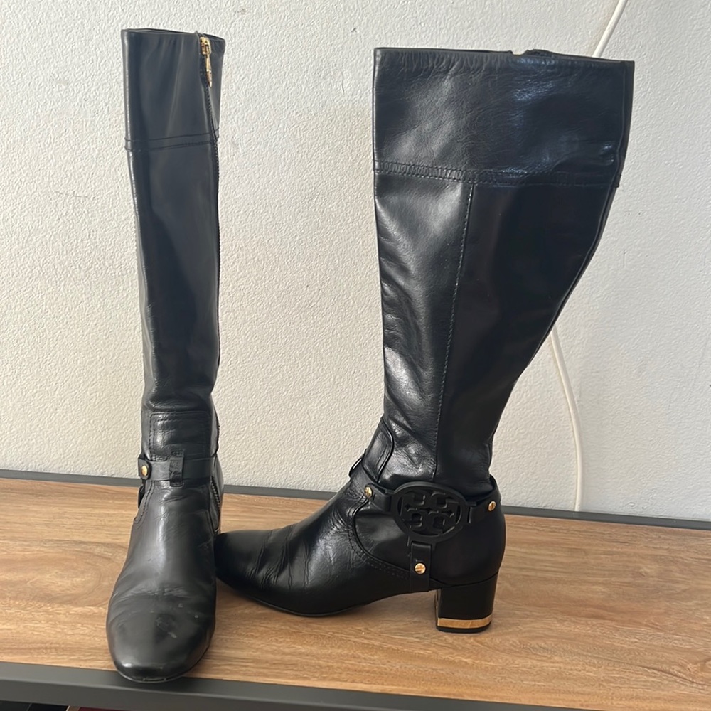 Tory burch logo boots size 7M *everything must go*